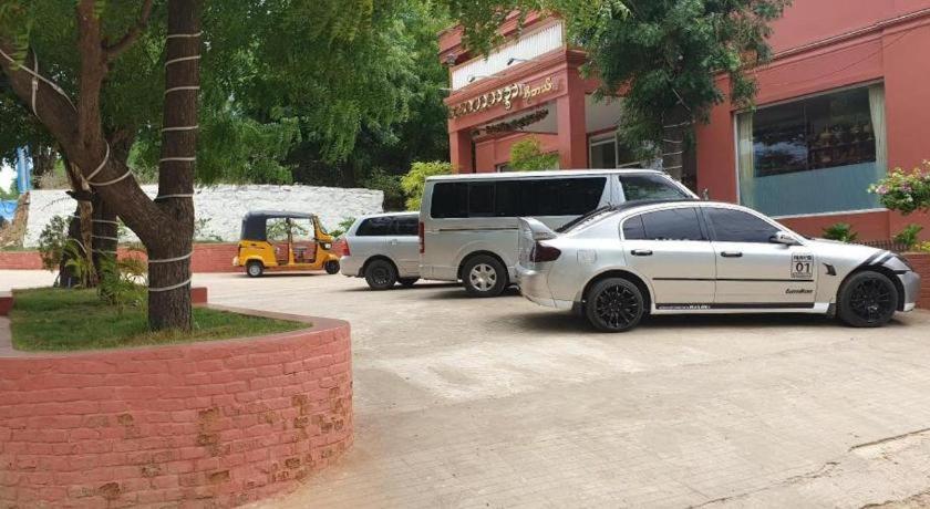 Law Ka Thit Sar Hotel New Bagan Kültér fotó